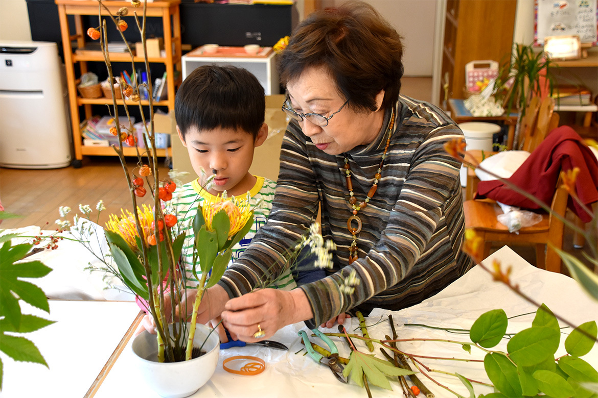 5歳児・生け花（草月流）